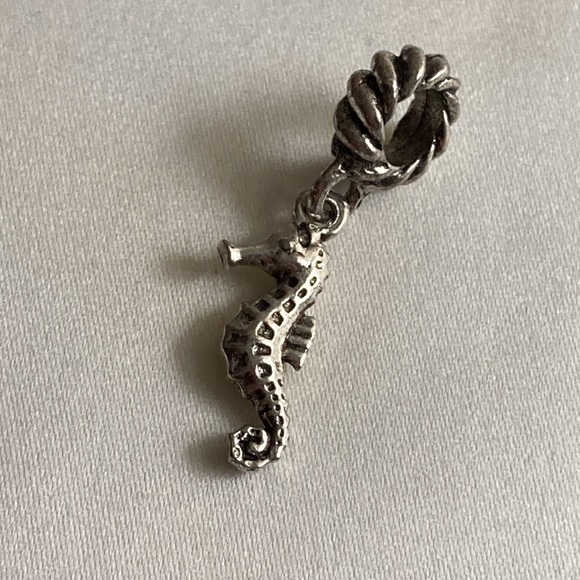 NWOT - EFFY Dark Silvertone Seahorse Hanging Slider Charm - Picture 8 of 11